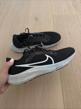 Nike Men's Pegasus 40 Running Shoes Size 8 MENS